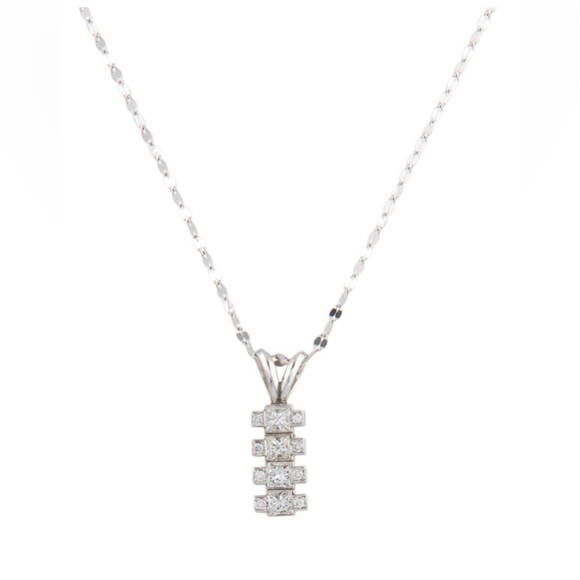 14KT White Gold Natural Diamonds Pendant Necklace - Picture 1 of 6